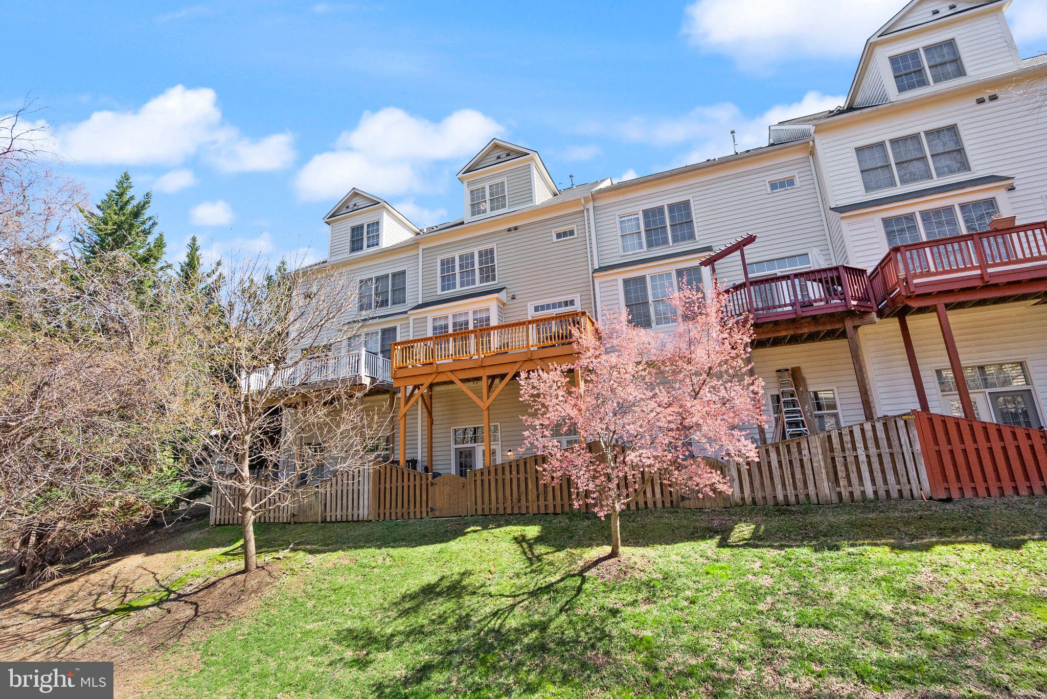 RIDGE TOP - Residential