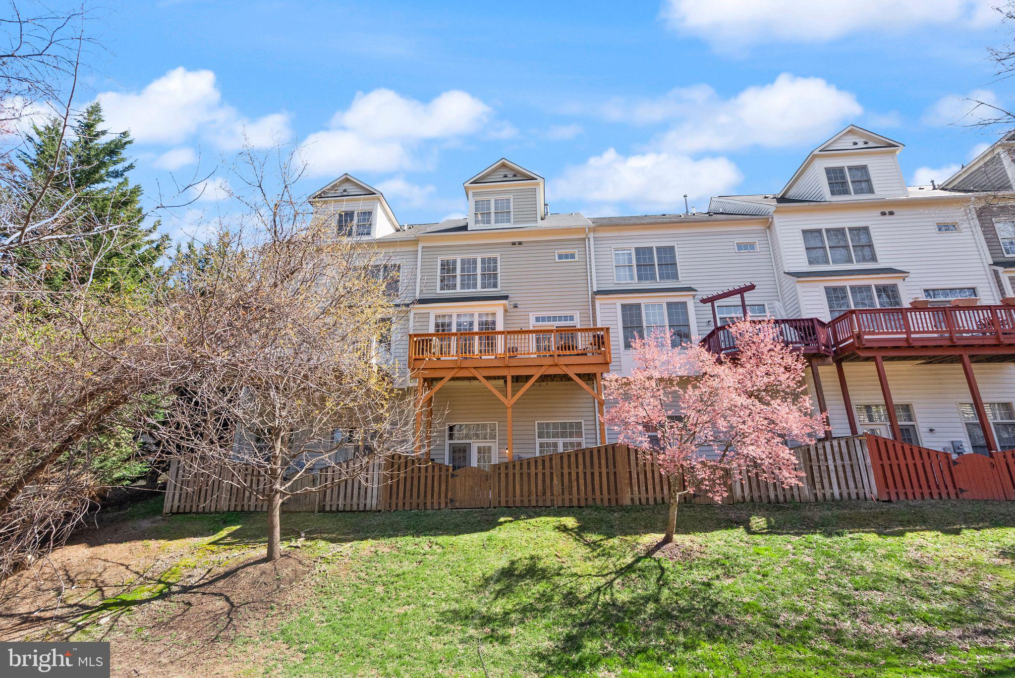 RIDGE TOP - Residential