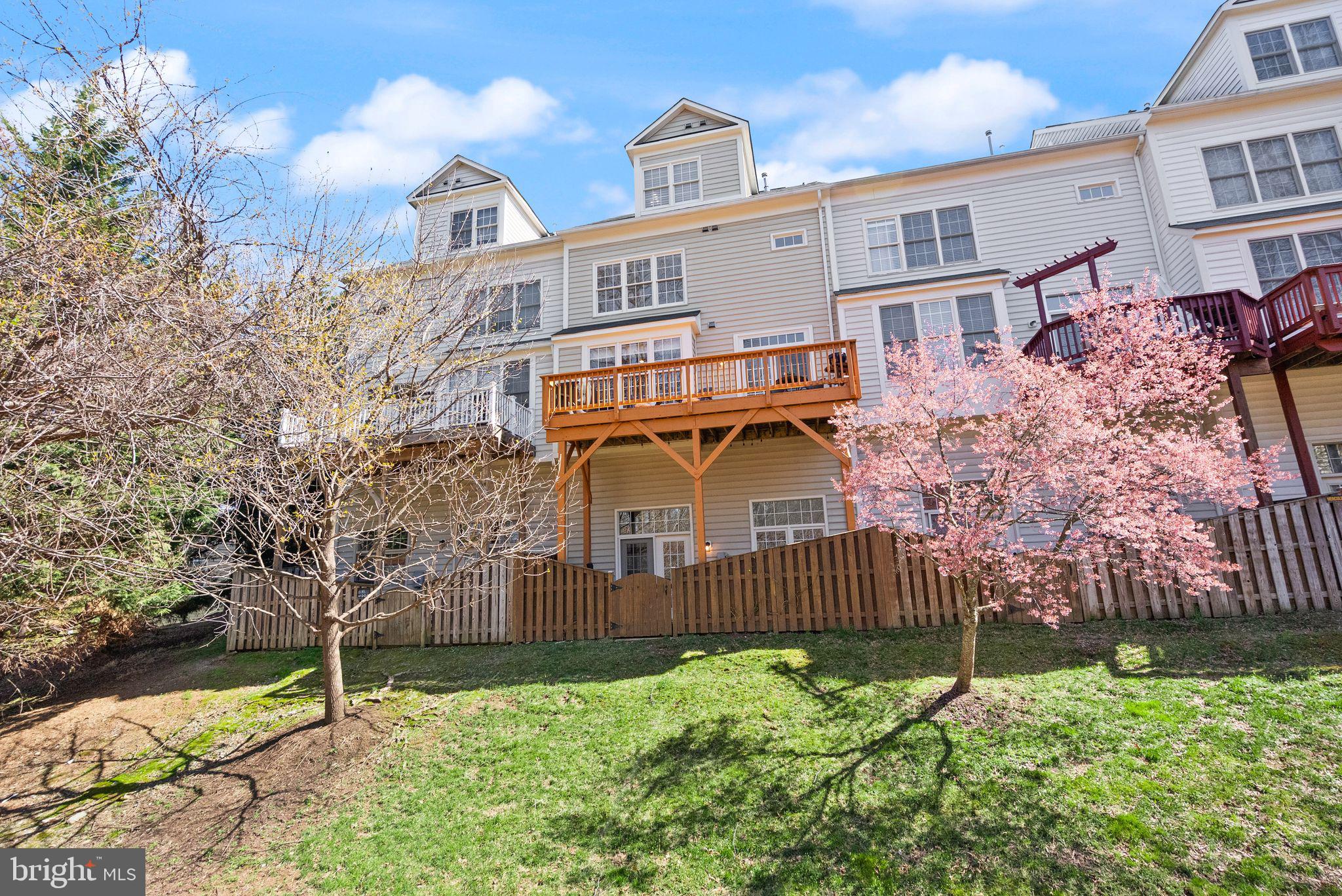 RIDGE TOP - Residential