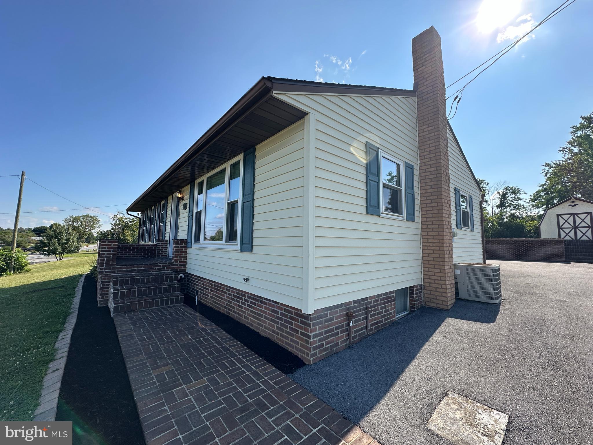 11092 WILLIAMSPORT PIKE