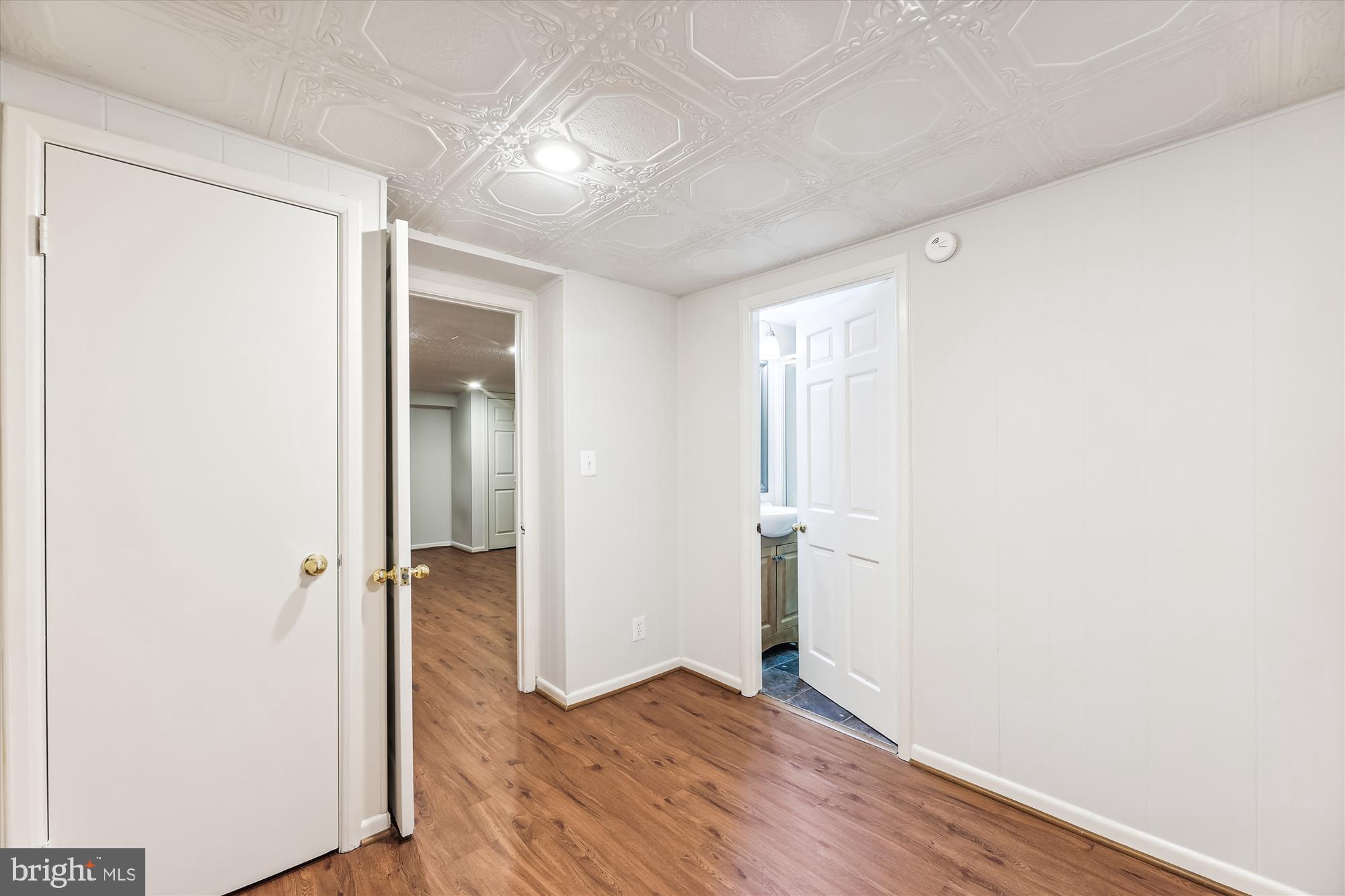 FAIRLINGTON GLEN - Residential Lease