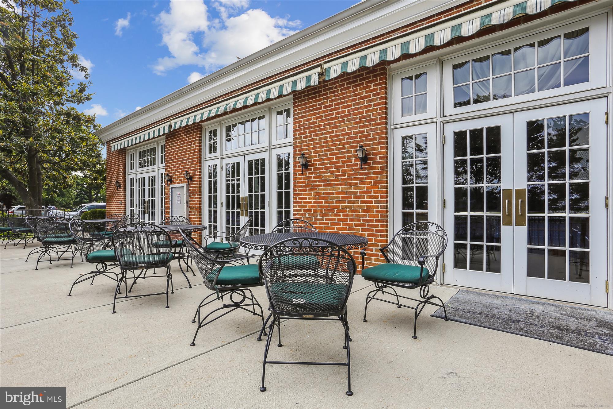 FAIRLINGTON GLEN - Residential Lease