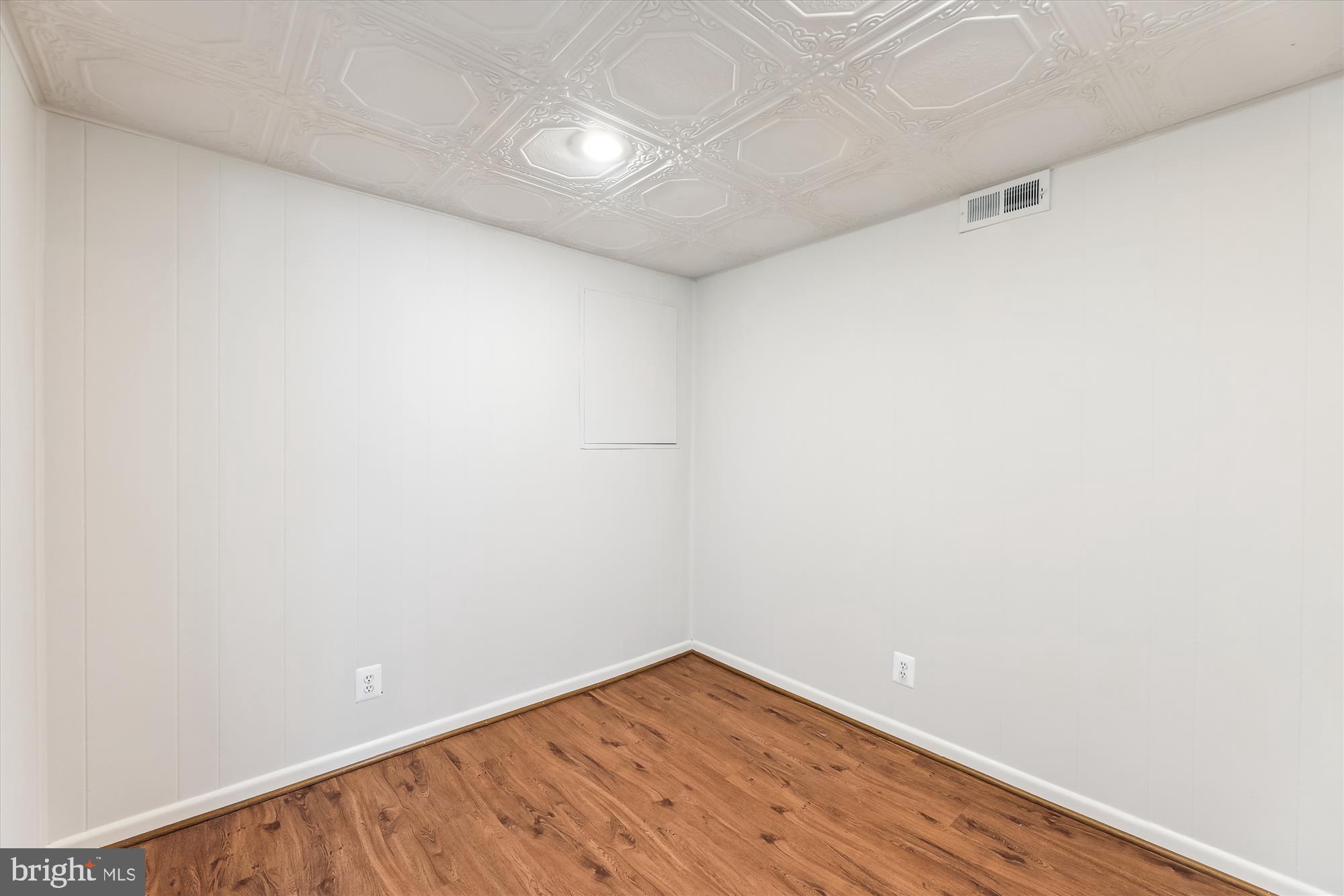 FAIRLINGTON GLEN - Residential Lease