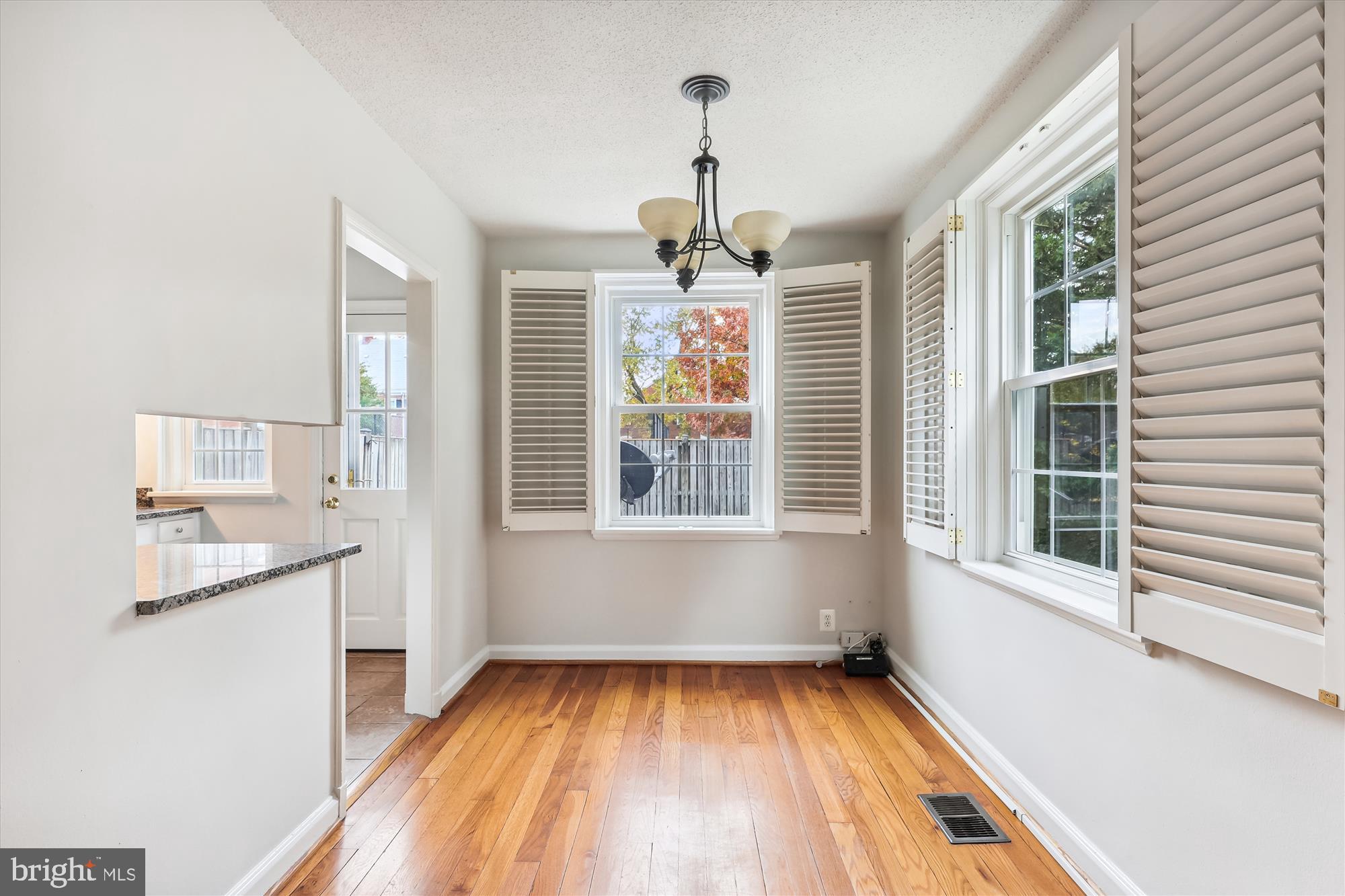 FAIRLINGTON GLEN - Residential Lease