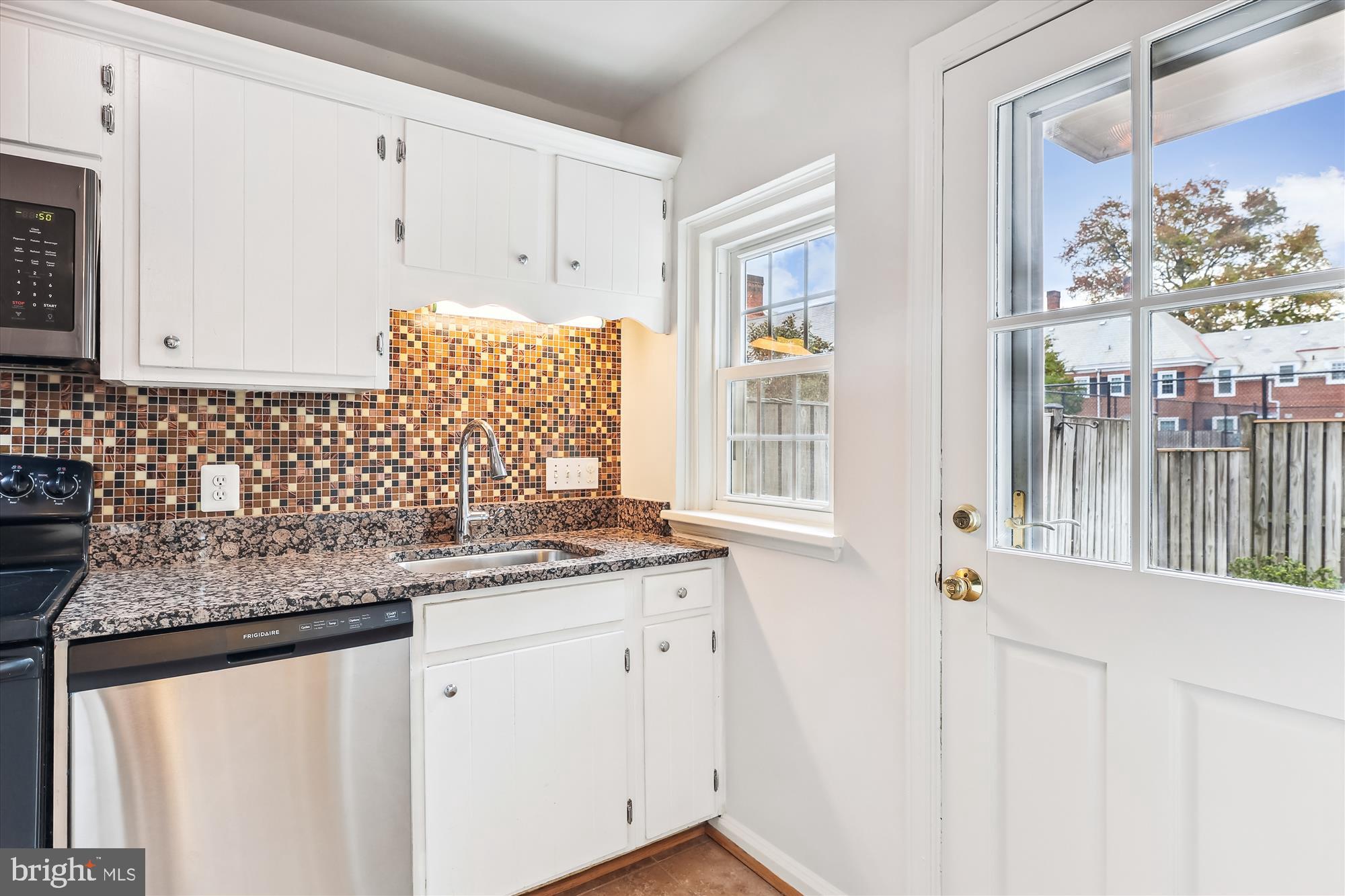 FAIRLINGTON GLEN - Residential Lease