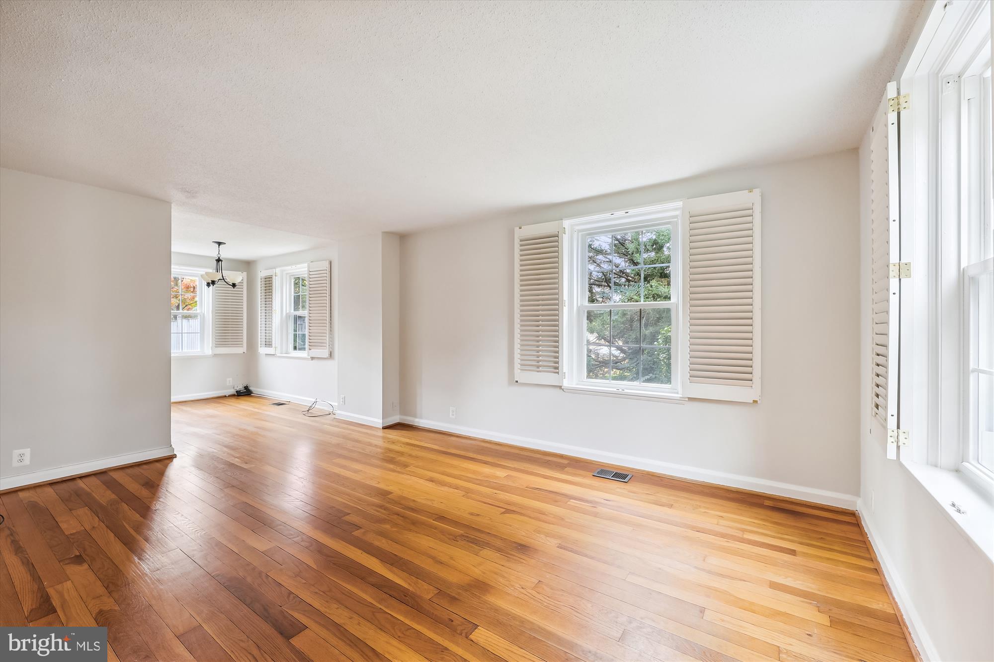 FAIRLINGTON GLEN - Residential Lease