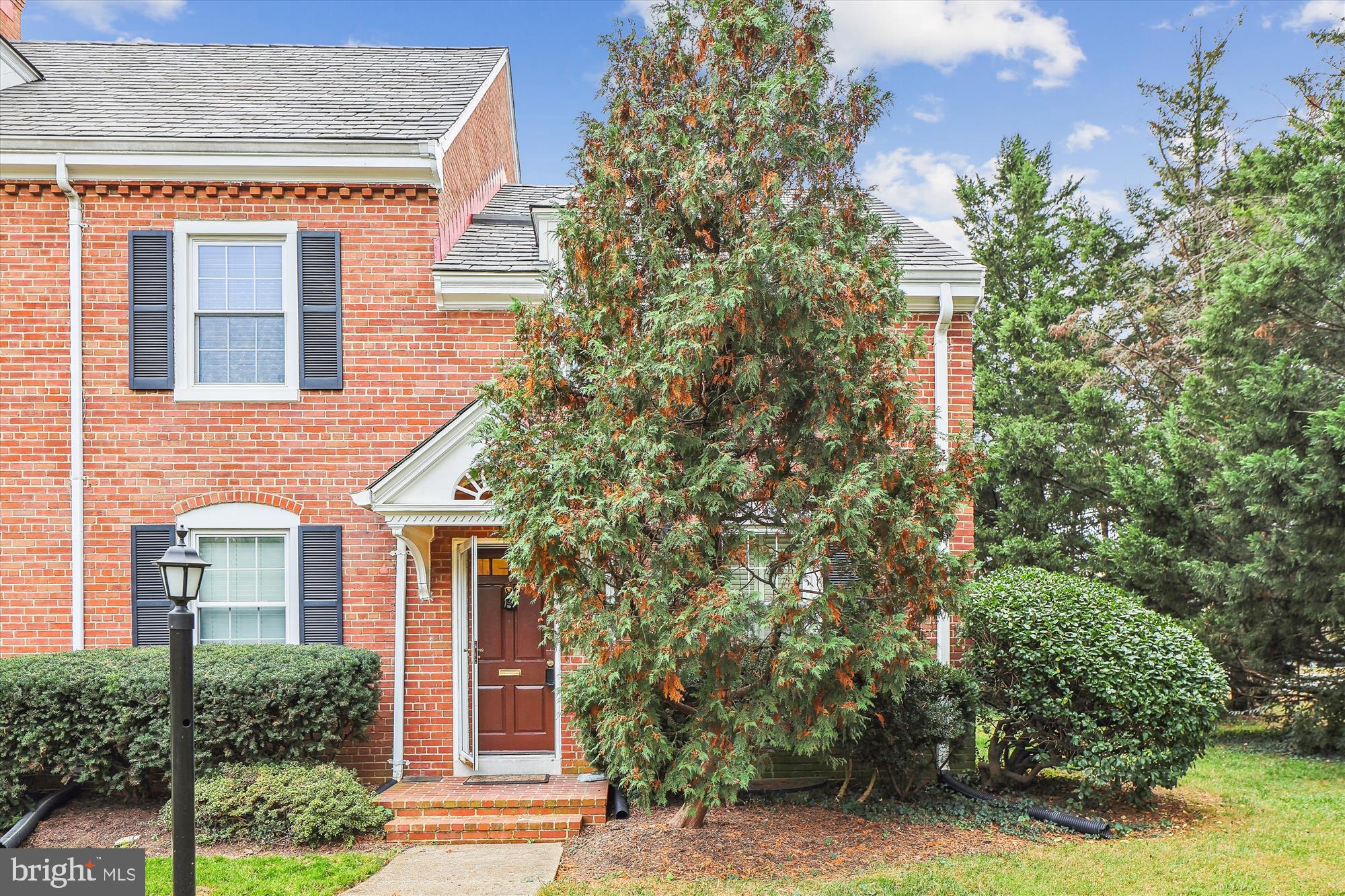 FAIRLINGTON GLEN - Residential Lease