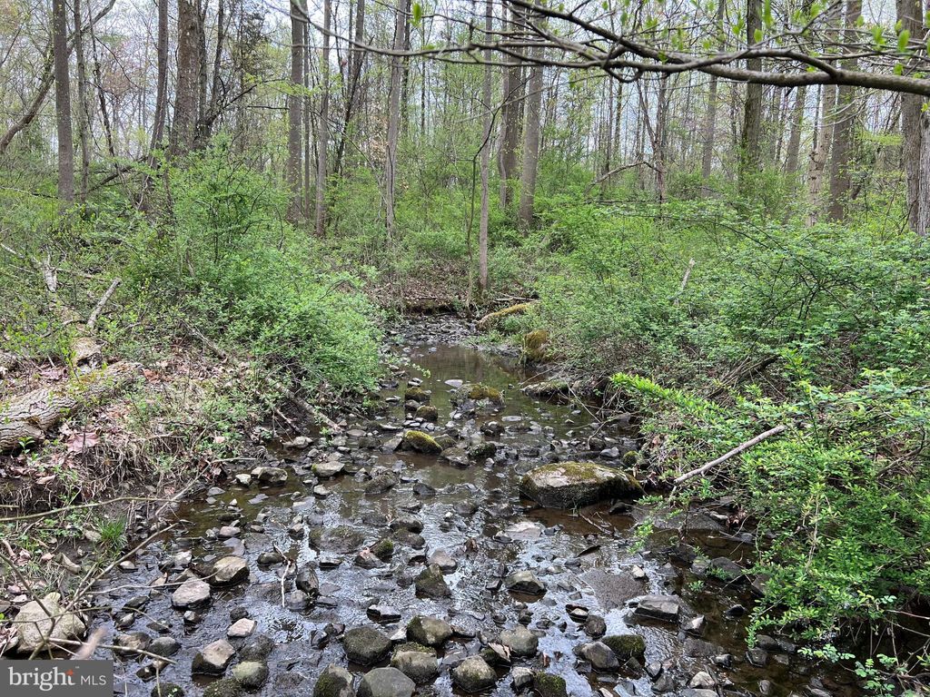 Photo of 1005 Trail Road N, ELIZABETHTOWN, PA 17022 (MLS # PALA2055366)