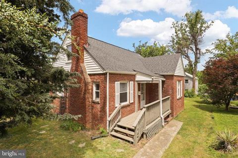 1607 13TH STREET S ARLINGTON VA 22204