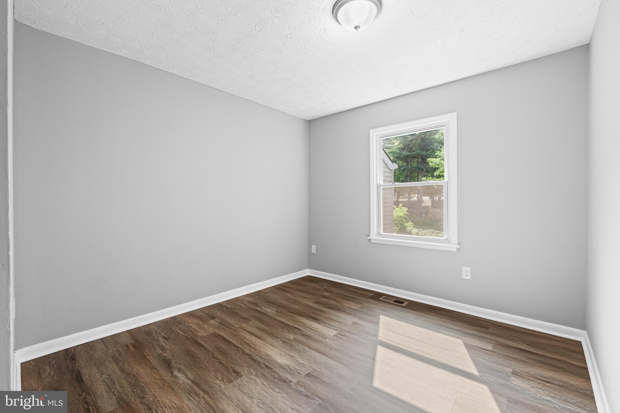 HILLCREST TOWNE - Residential