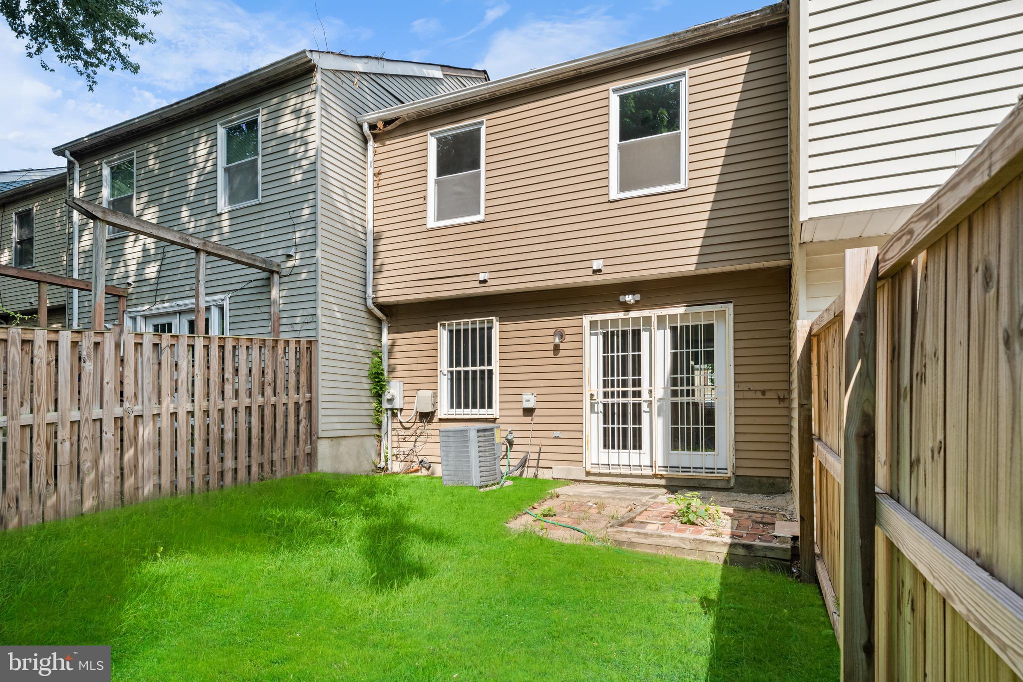 HILLCREST TOWNE - Residential