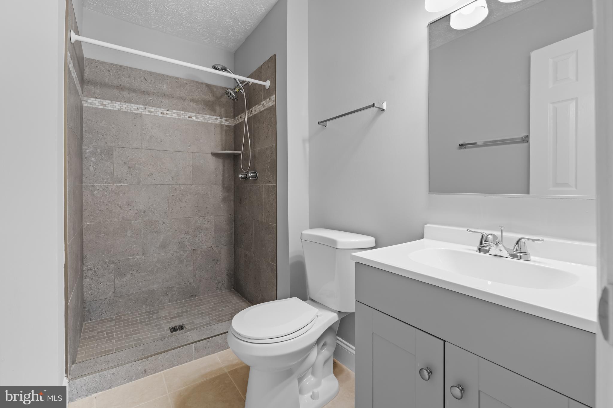 HILLCREST TOWNE - Residential