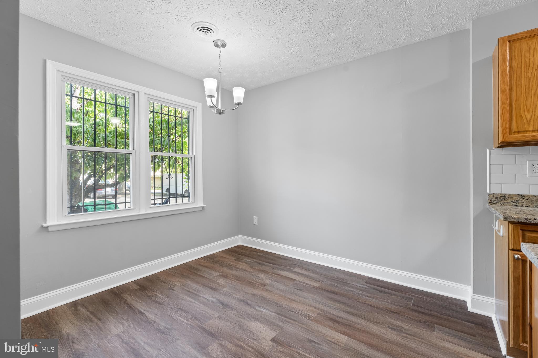 HILLCREST TOWNE - Residential