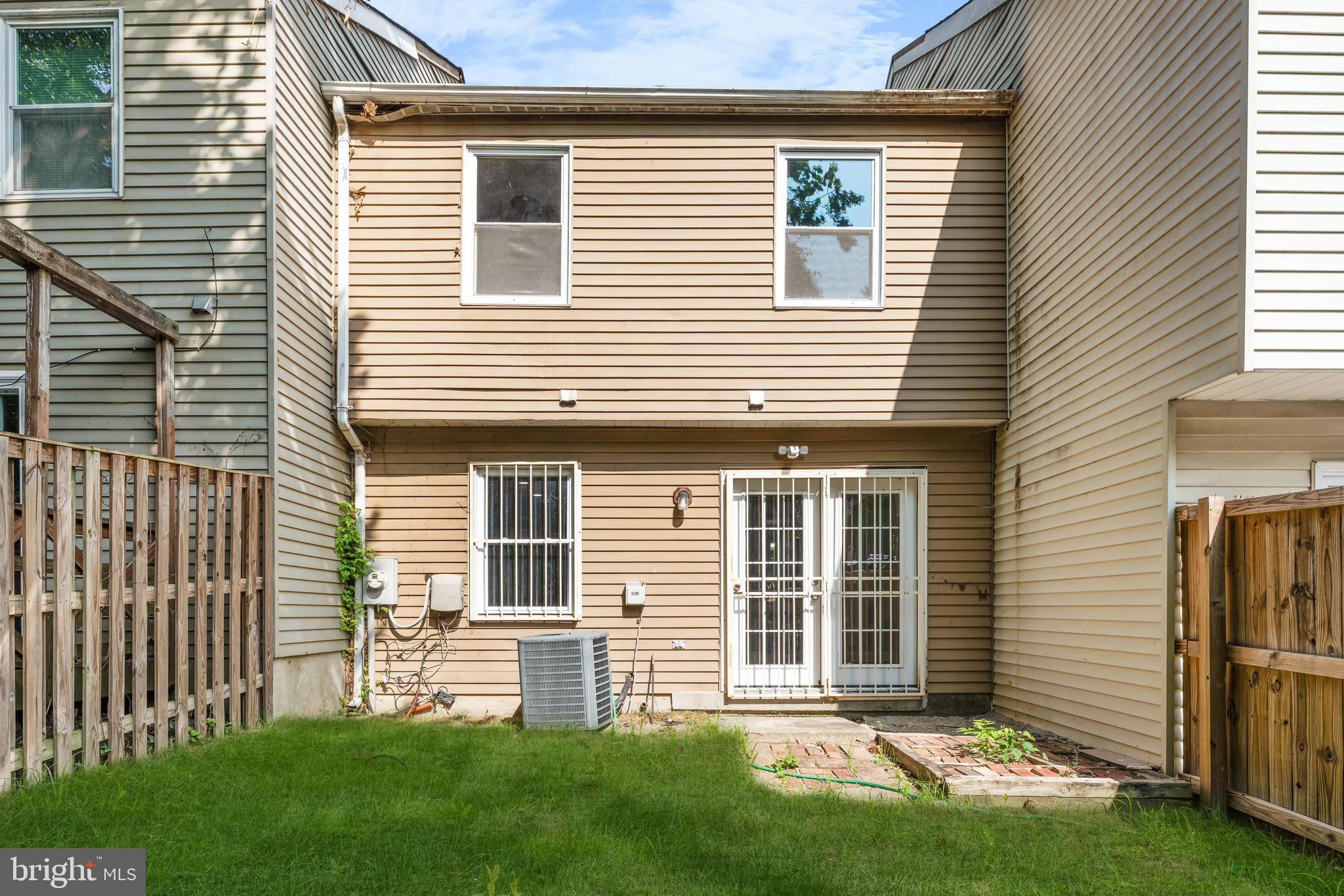 HILLCREST TOWNE - Residential