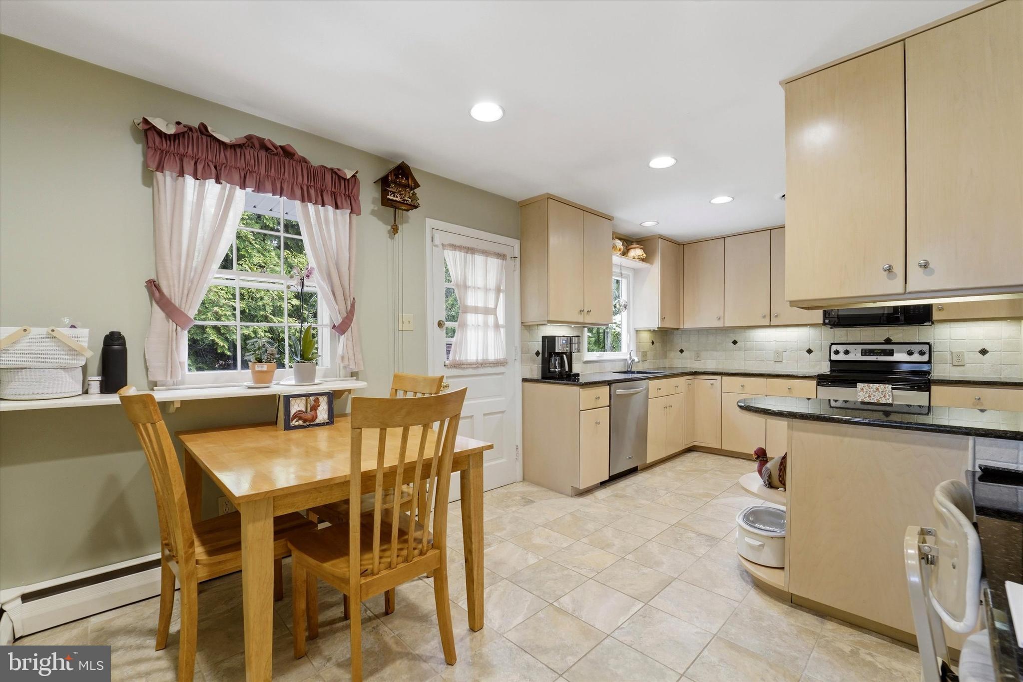MEADOWBROOK - Residential