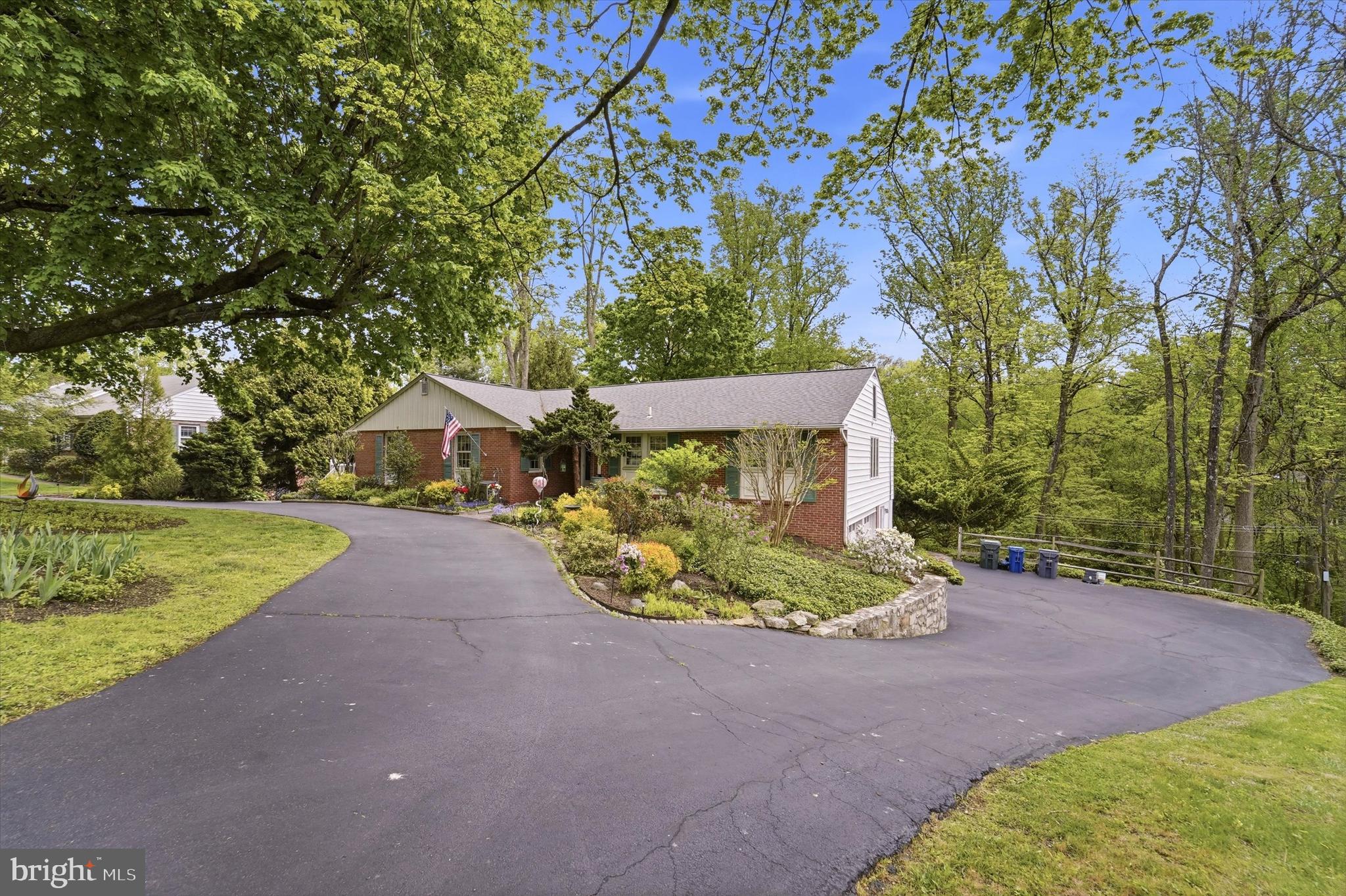 MEADOWBROOK - Residential