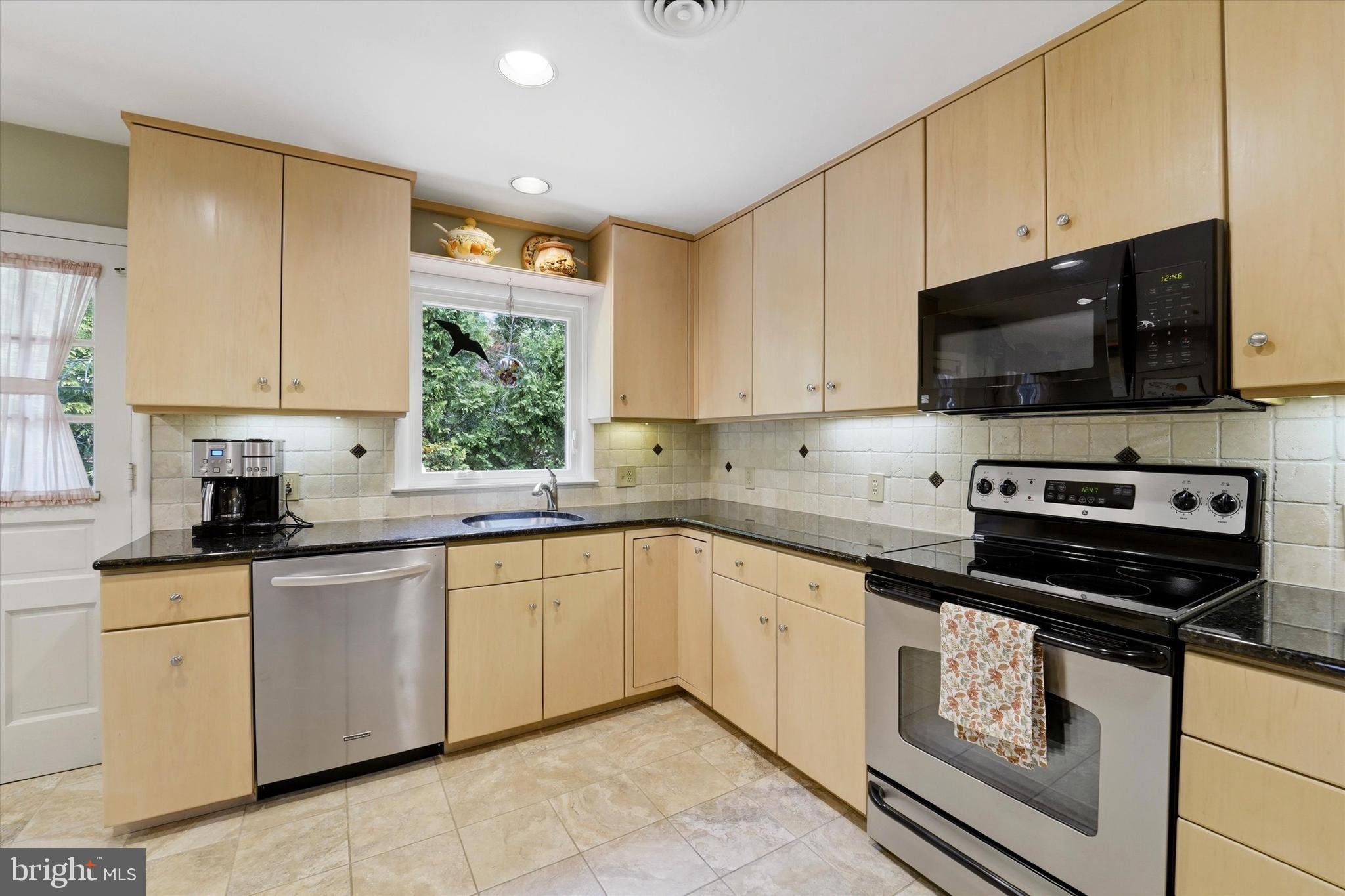 MEADOWBROOK - Residential