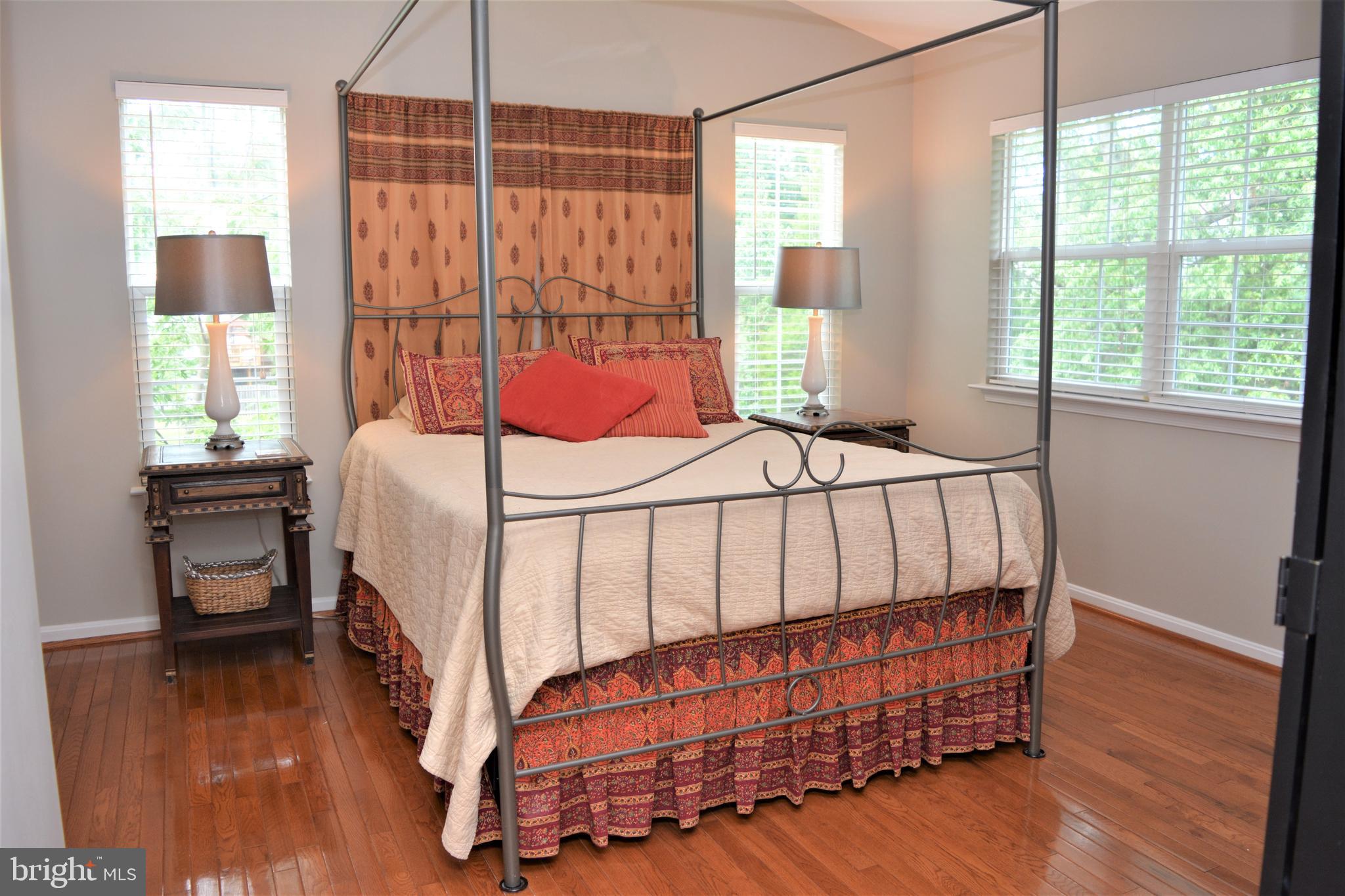 COMPTON VILLAGE - Residential