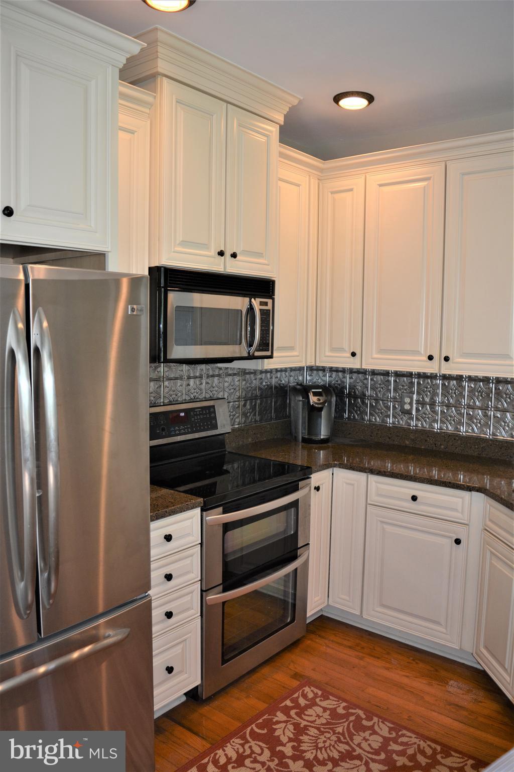 COMPTON VILLAGE - Residential