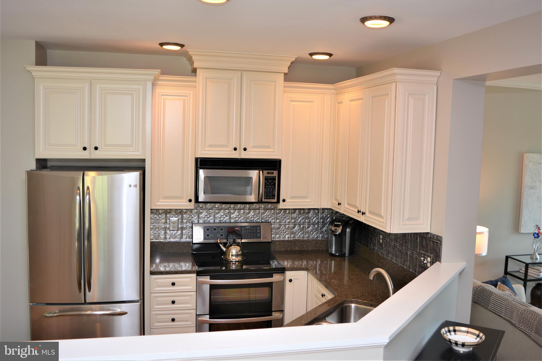 COMPTON VILLAGE - Residential