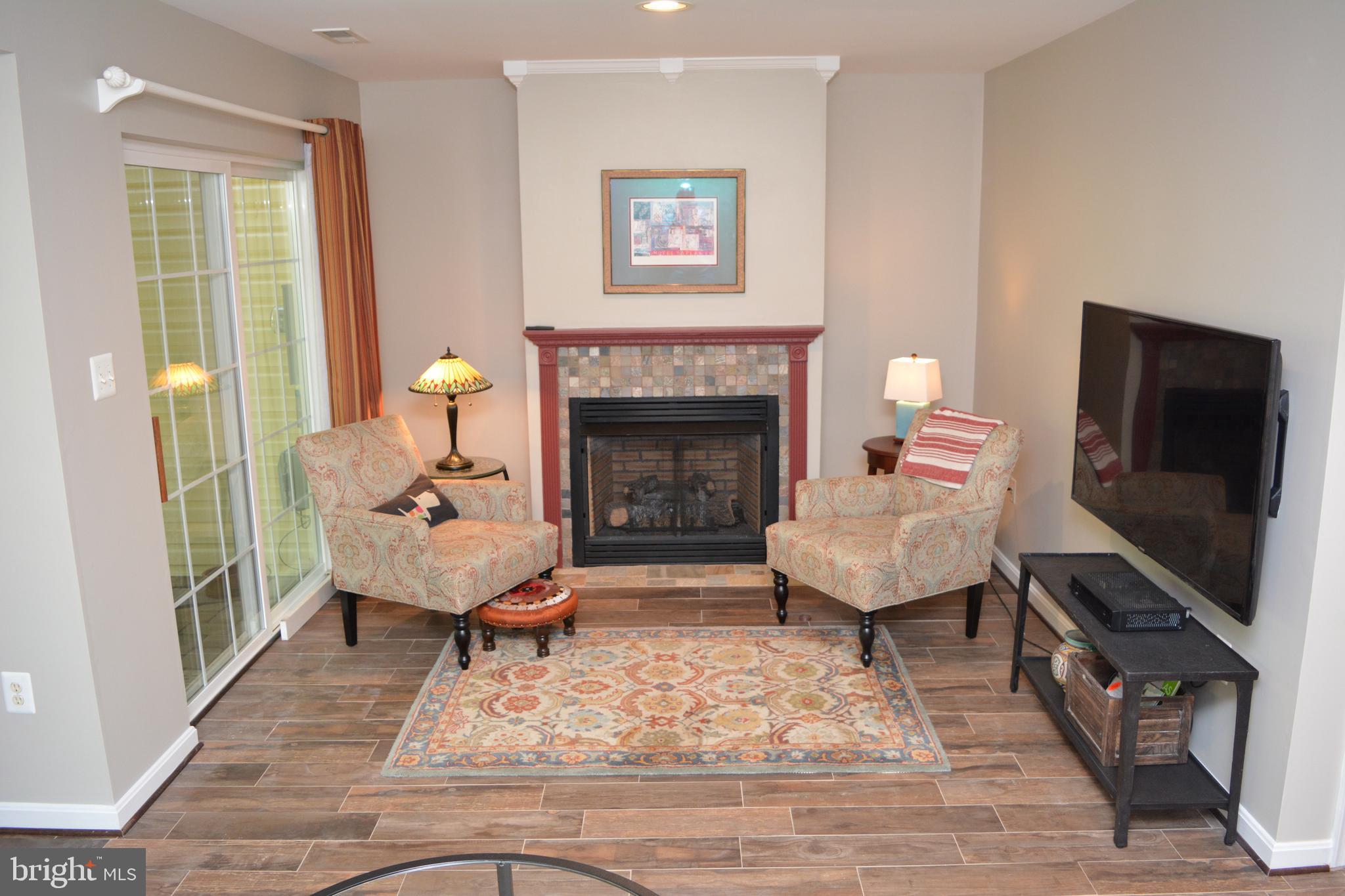 COMPTON VILLAGE - Residential