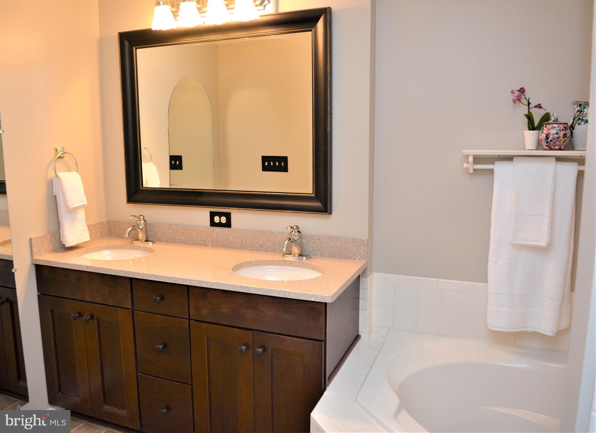 COMPTON VILLAGE - Residential