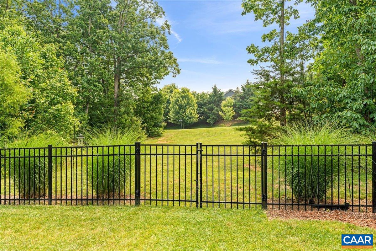 SPRING CREEK - Residential