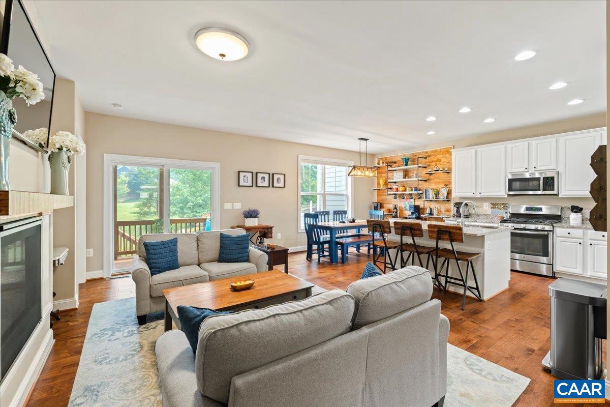 SPRING CREEK - Residential