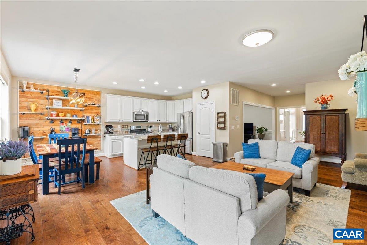 SPRING CREEK - Residential