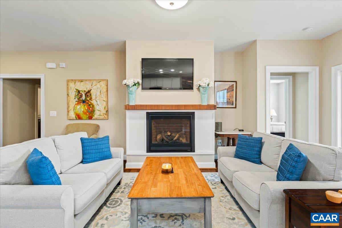 SPRING CREEK - Residential