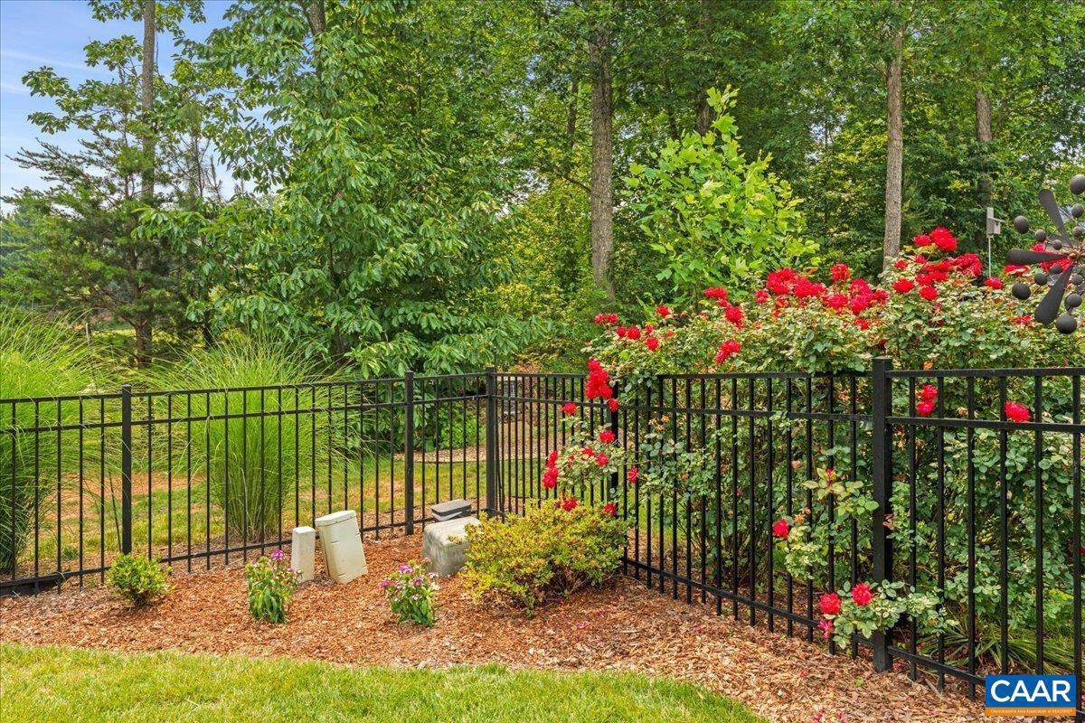 SPRING CREEK - Residential