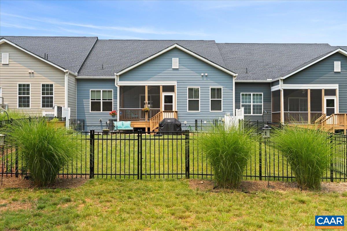 SPRING CREEK - Residential