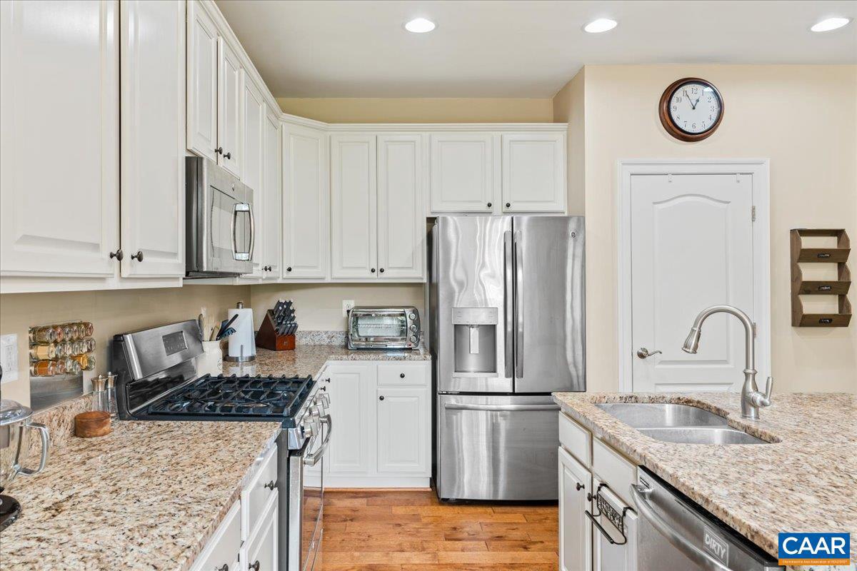 SPRING CREEK - Residential