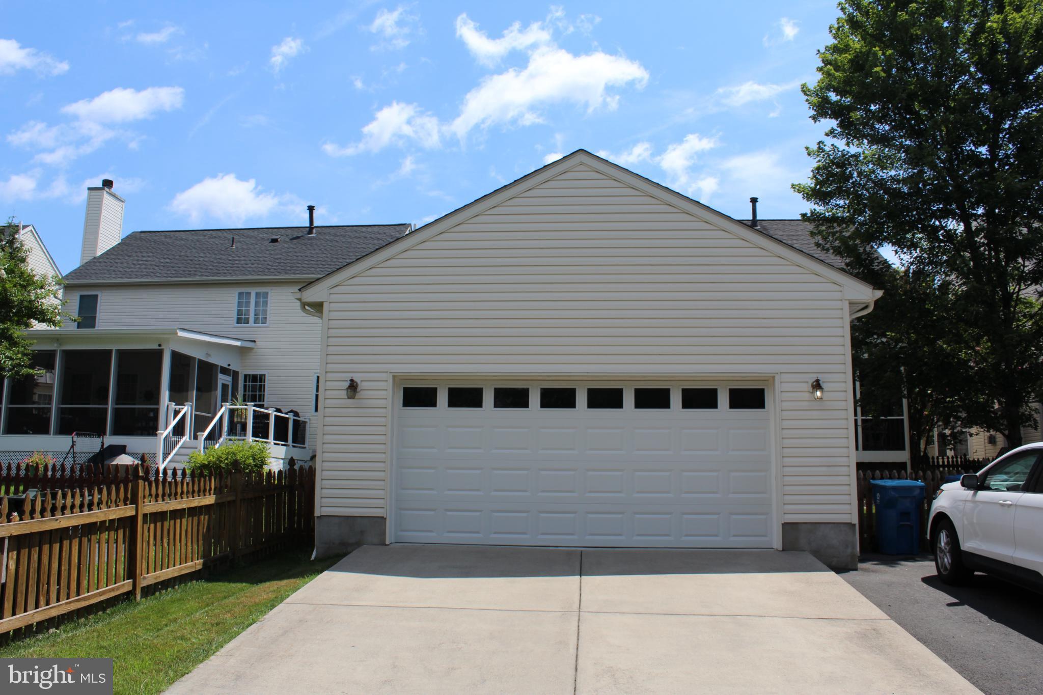 26221 LANDS END DRIVE