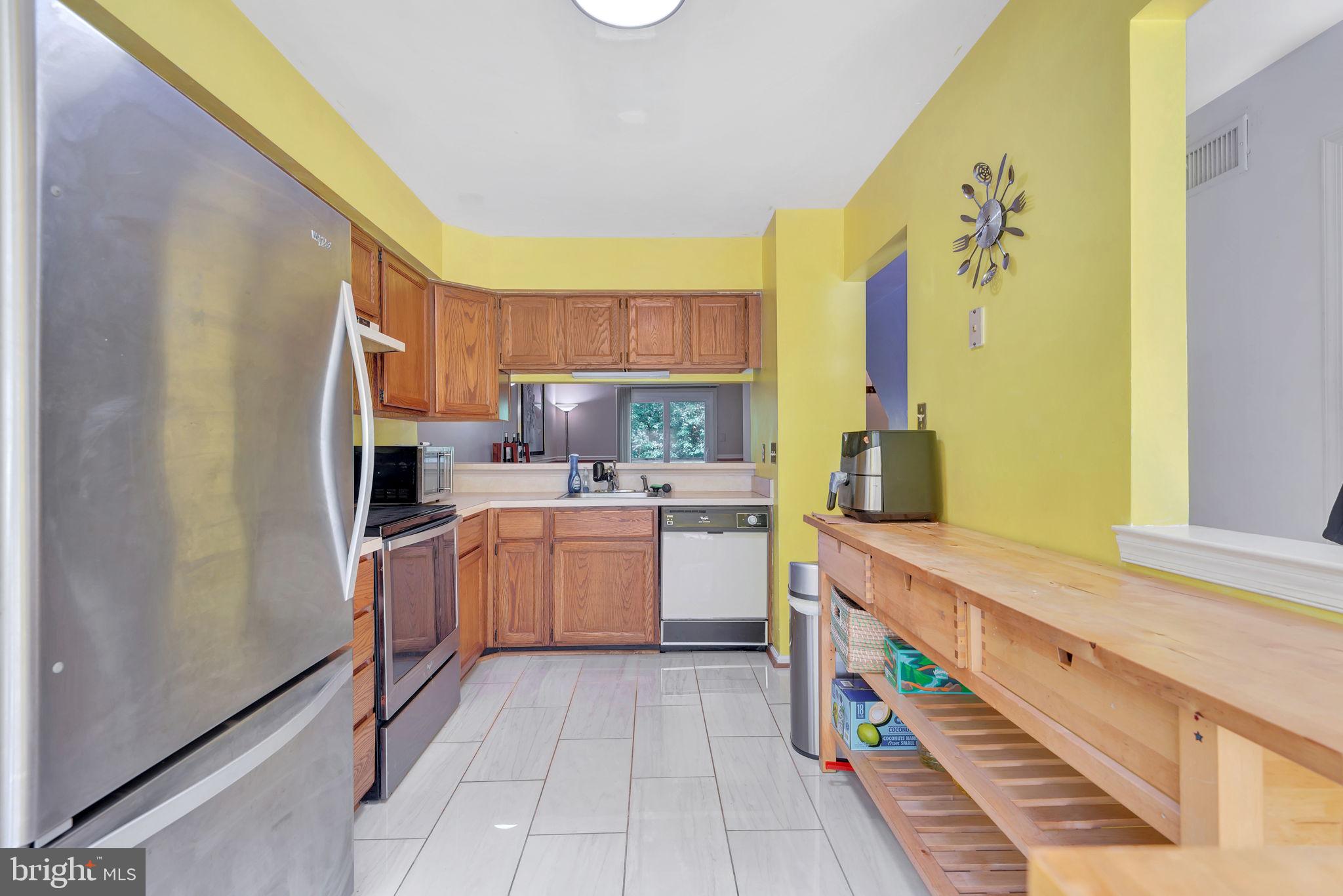 8508 LAUREL OAK DRIVE