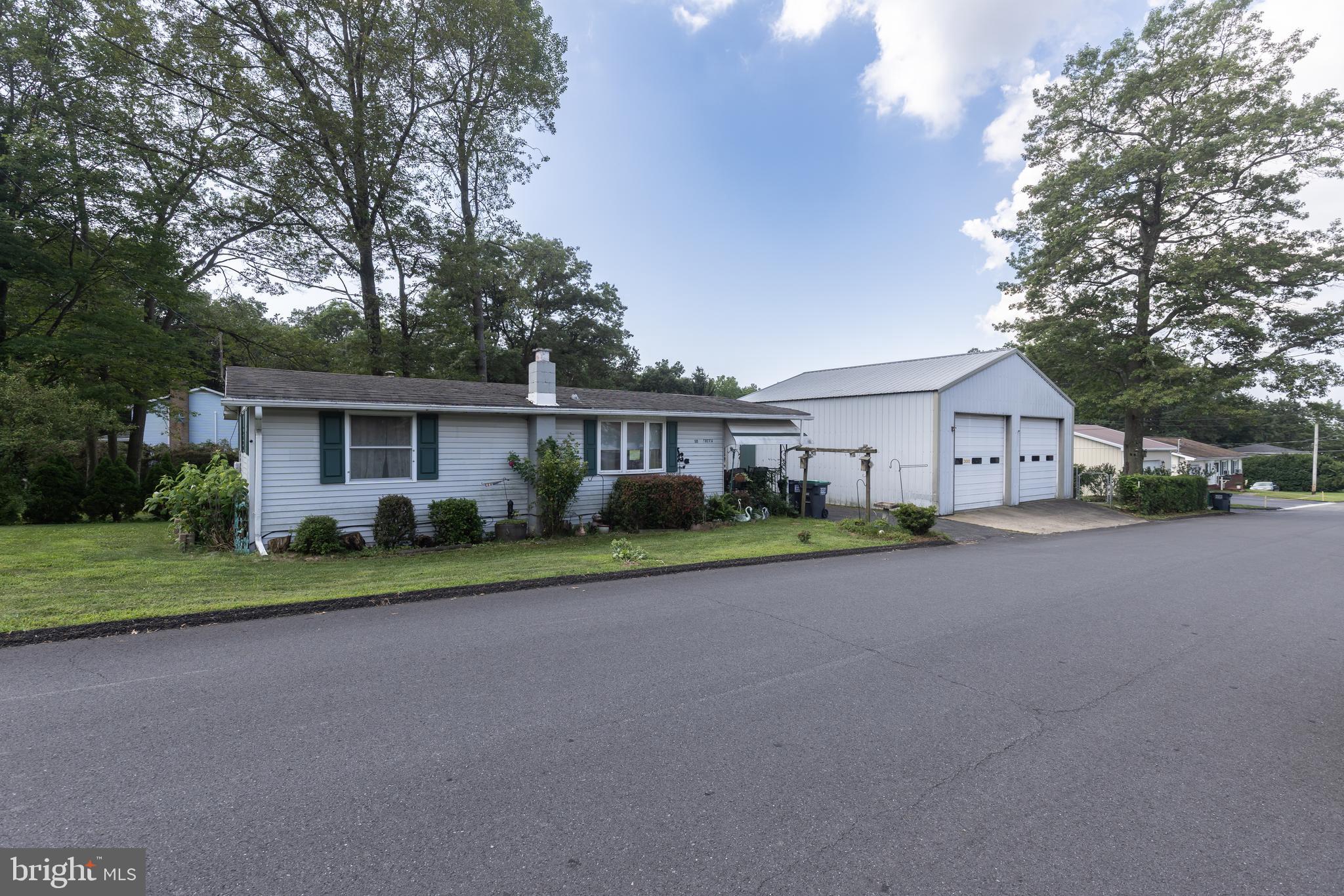 Ranch Home in Frackville, PA w/ Massive Garage. New Roof! Move in ready. Appliances included. Garage features oversized doors for big vehicles. Nearby access to 61 & 81 for easy travel. Less than 3 hours from NYC & Philly. Call today for details!