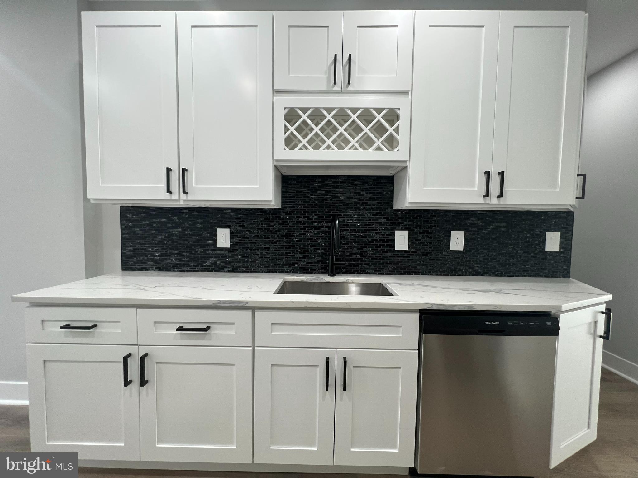 POINT BREEZE - Residential Lease