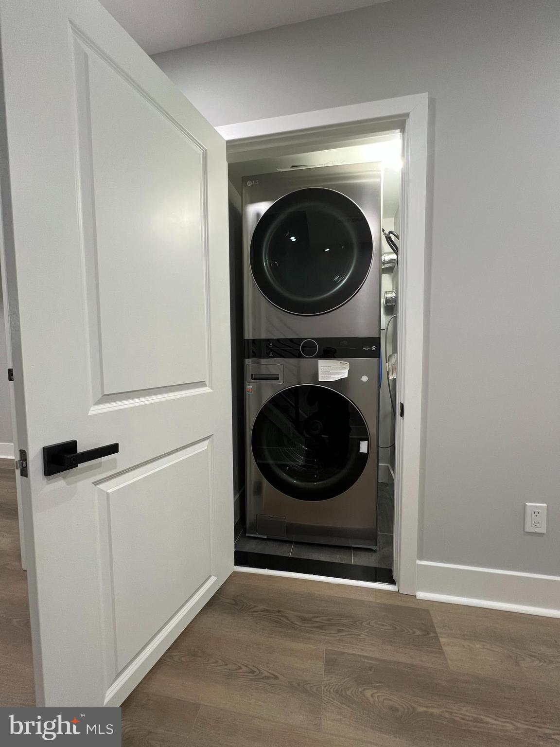 POINT BREEZE - Residential Lease