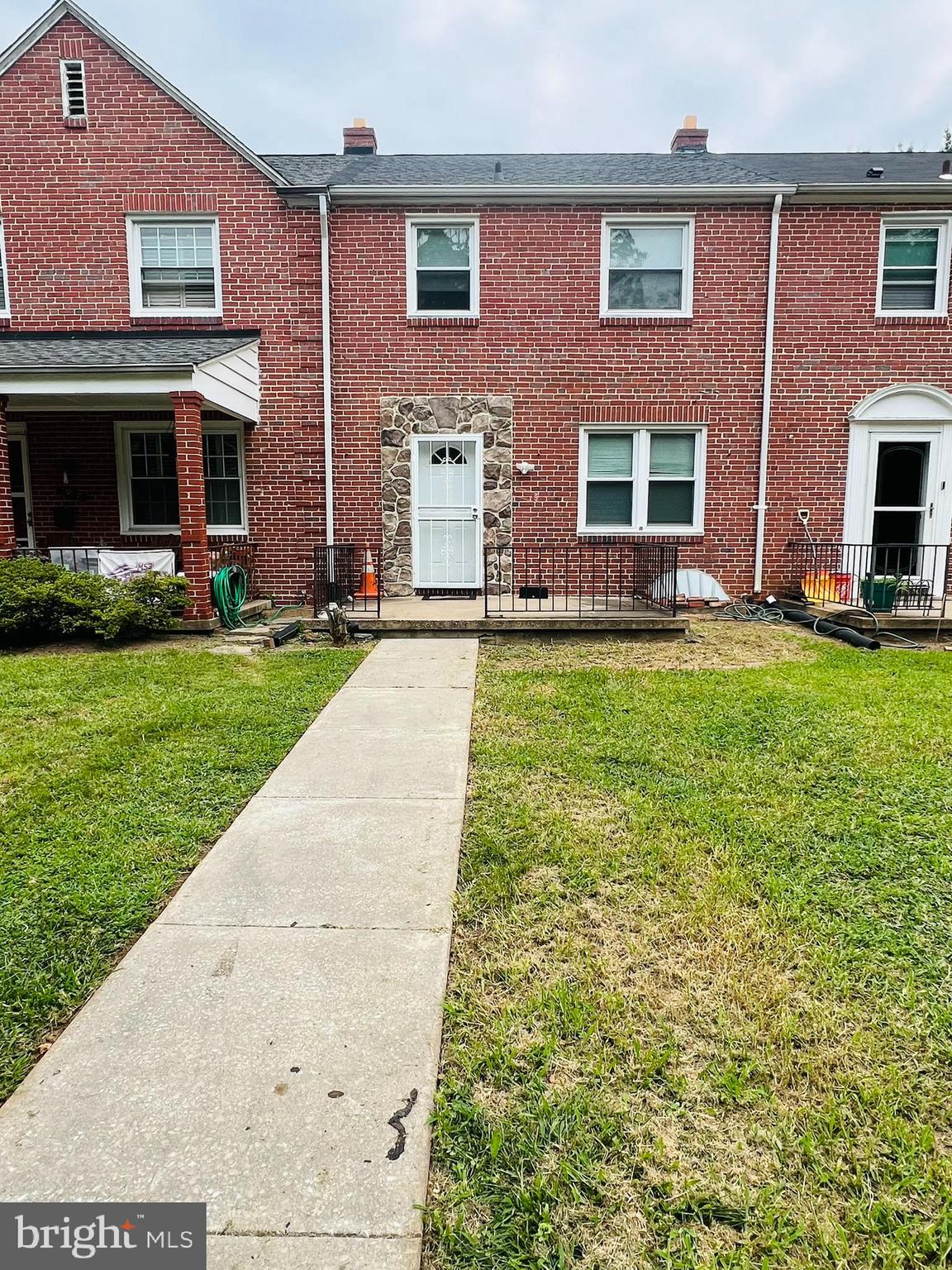 *Available 8/1*
For rent. This is a fantastic home with a lot to offer! Featuring 3 spacious bedrooms and 2 full bathrooms, this home has been beautifully upgraded throughout. The large, open floor plan includes roomy living spaces with wide hallways, a bright living room, and a formal dining area perfect for gatherings. The kitchen is generously sized, offering plenty of space for cooking and entertaining. The completely finished walkout-level basement adds even more living space and potential for additional uses. —schedule your showing today
Applicants must have an income at least three times the monthly rent, a clean credit history with no collections, a history of on-time payments, and no evictions or recent eviction filings