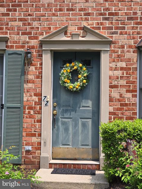 72 CHEVERNY COURT TRENTON NJ 08619