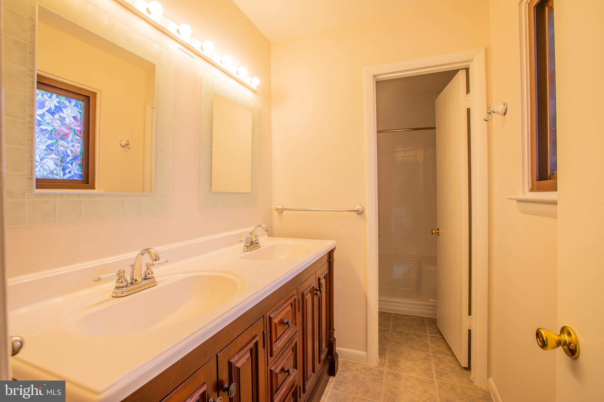 HICKORY RIDGE - Residential Lease