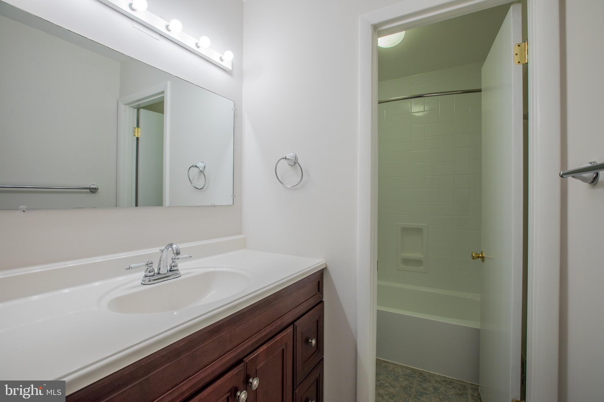 HICKORY RIDGE - Residential Lease