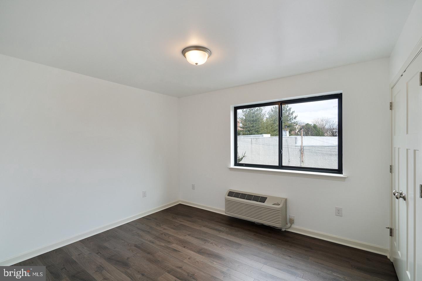 5420 RIDGE AVENUE 401