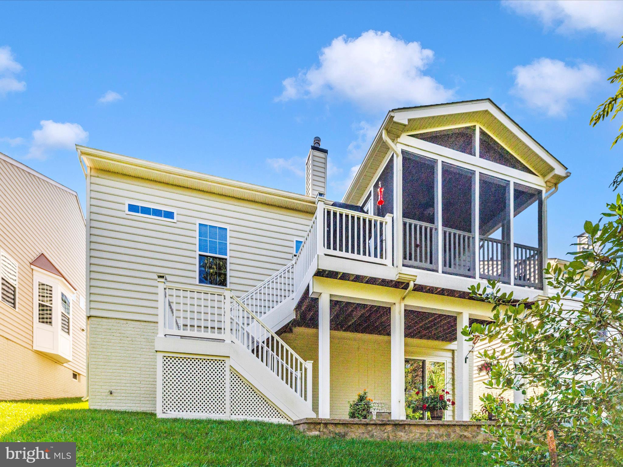 SIGNATURE CLUB AT GREENVIEW - Residential