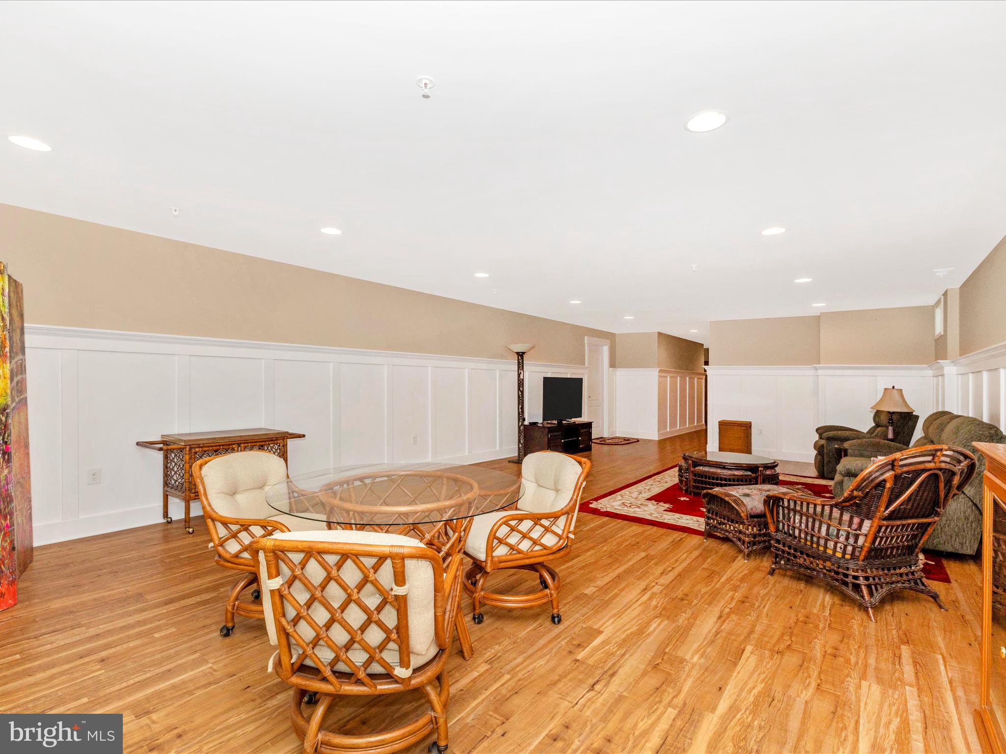 SIGNATURE CLUB AT GREENVIEW - Residential