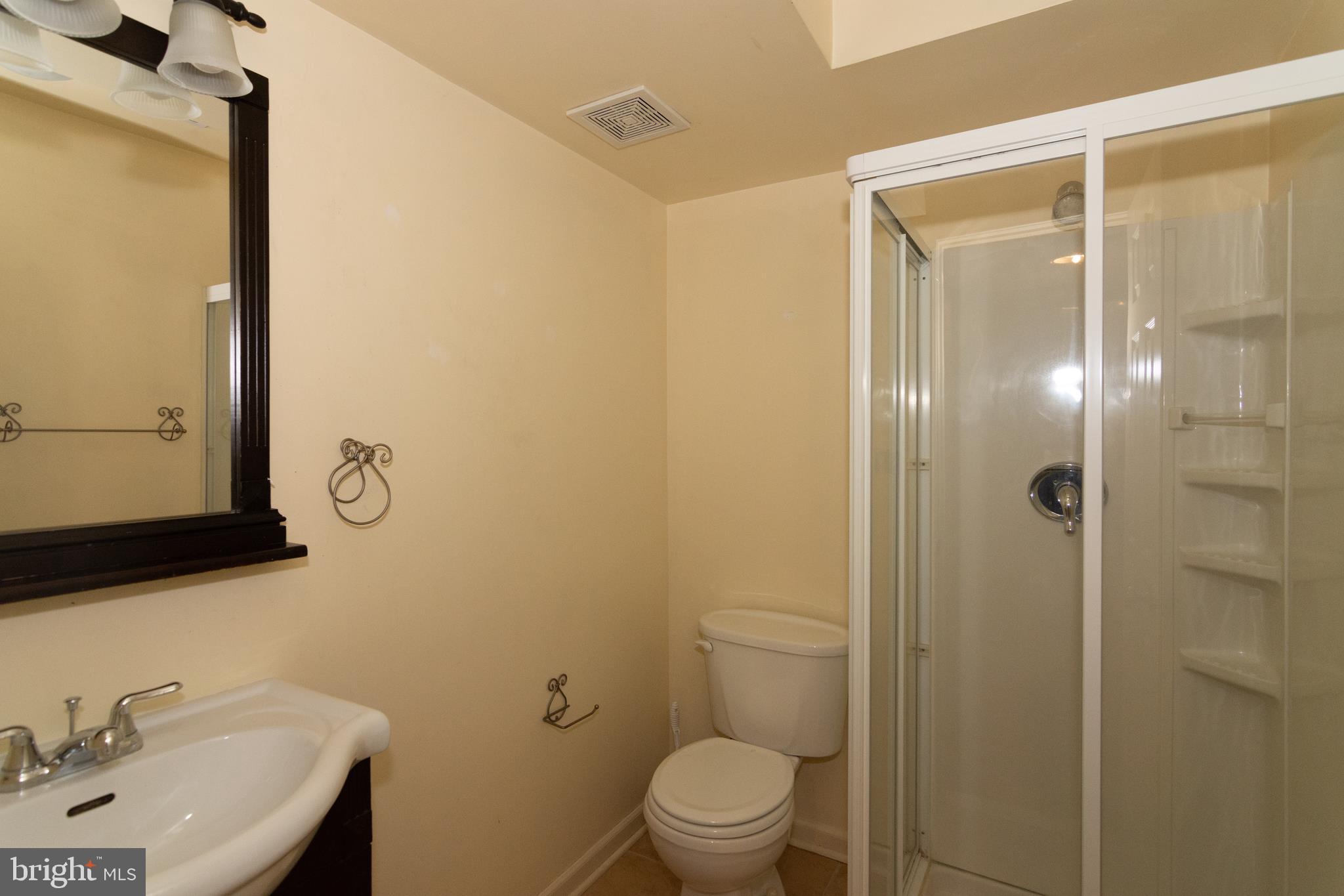 COUNTRY CLUB/LAKE MONTCLAIR - Residential Lease