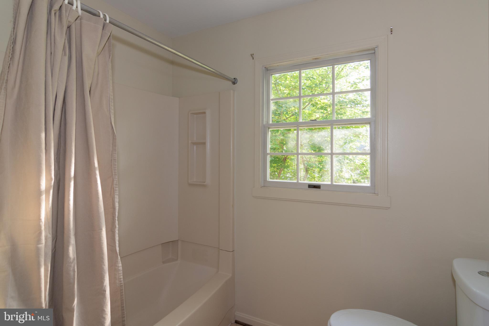 COUNTRY CLUB/LAKE MONTCLAIR - Residential Lease