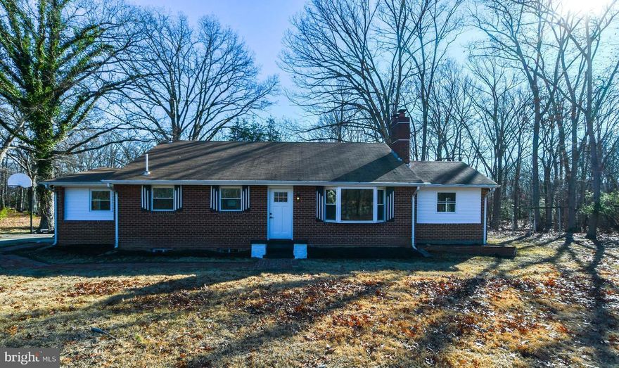 **** Previous Buyer Could Not Perform so Here's Your Opportunity****   Beautifully remodeled Home!!! 4 Bedrooms, 2 Full Bathrooms, 2 Additional Rooms. Sunroom/ Morning Room, Refinished Original Hardwood Floors, Vaulted Ceilings, Stainless steel appliances, Quartz Counters, Extended Height Cabinets, Walk-in Pantry, Recessed Lights throughout, Fireplace, Wet Bar, Walk-in Closet, Whole House Water Filtration System, 1 acre Lot and more!!!!       

***** When traveling to the property, access the driveway Via Jennifer Drive *****