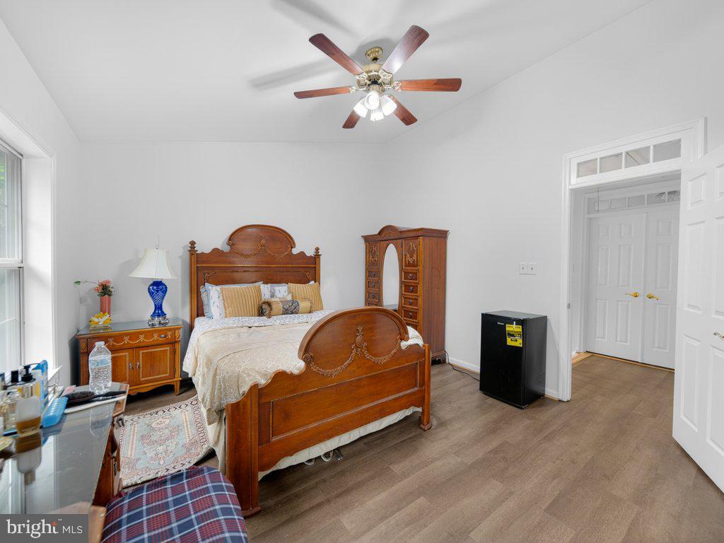 BURKE VILLAGE - Residential