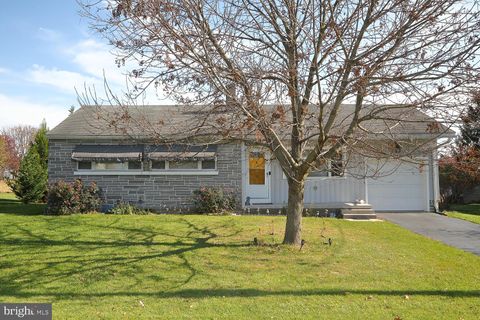 Photo of 33 Linden Street, Leola, PA 17540 (MLS # PALA2043310)